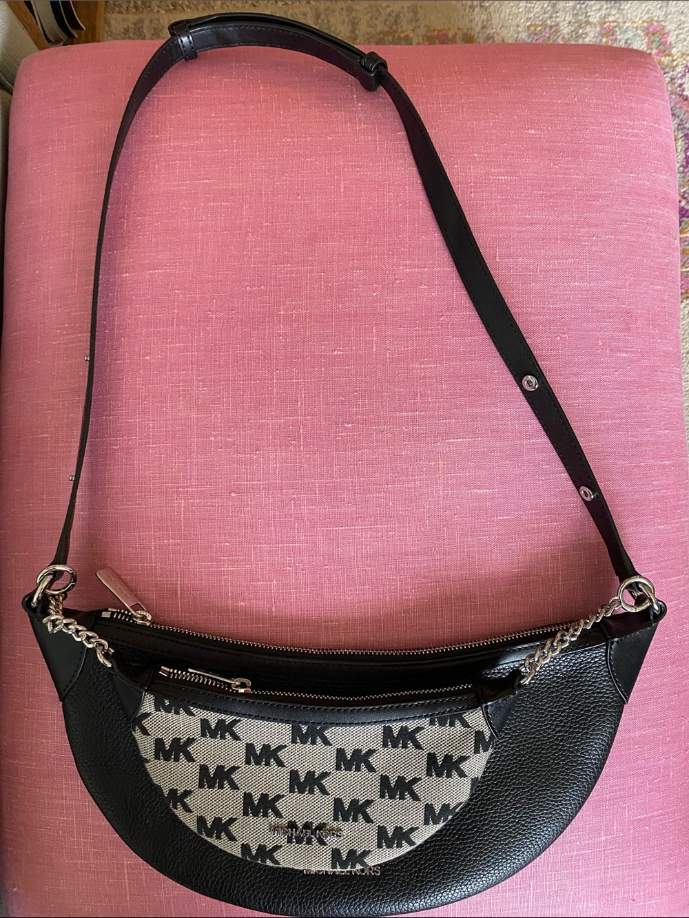 Michael Kors Hollis Medium 2-in-1 Pebbled Leather Logo Jacquard Shoulder Bag